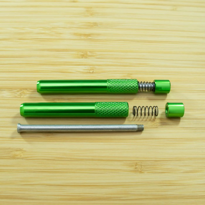 Розбірна міні-трубка One Hitter зеленого кольору з пружиною