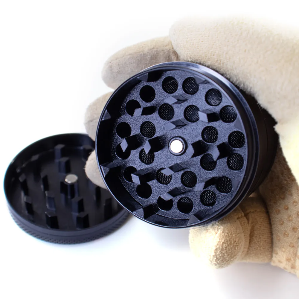 Чорний гріндер для конопель 50мм